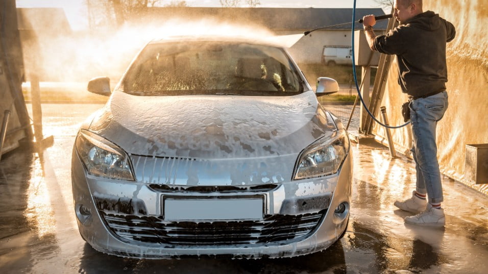 How to use a self service car wash