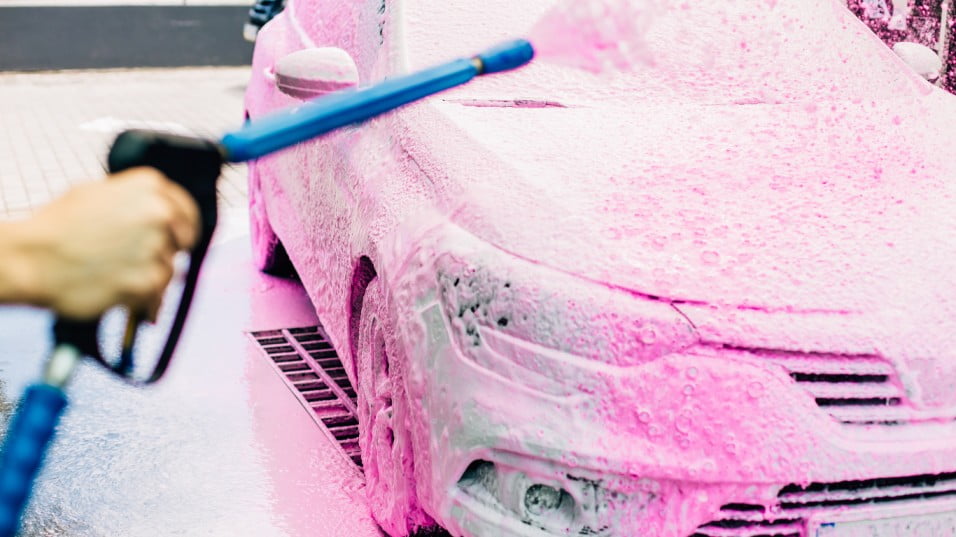 What is a touchless car wash?